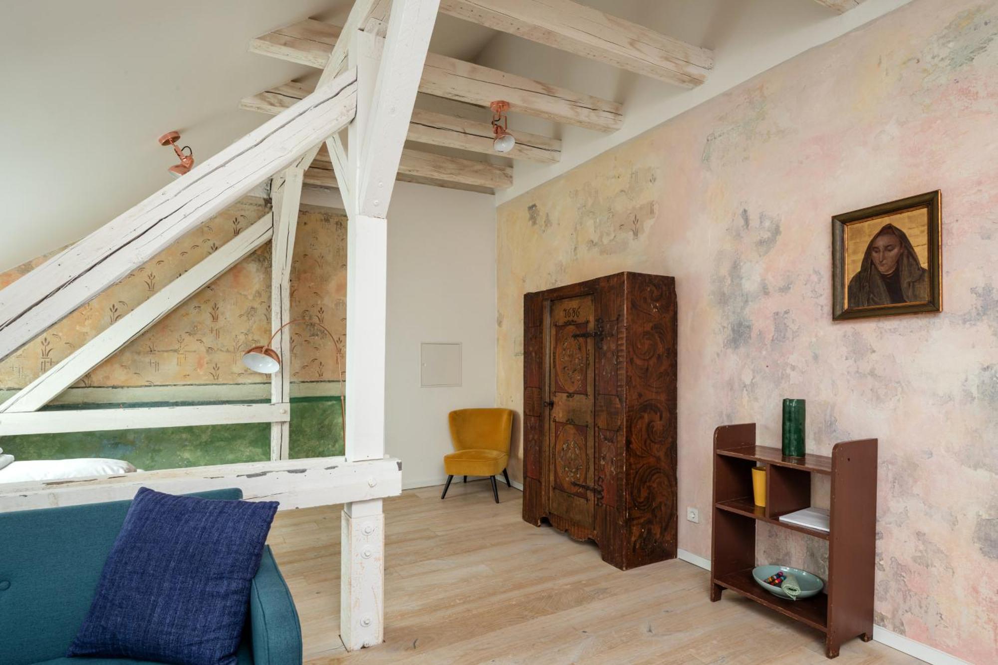 Kuenstlerzimmer Im Kulturhaus Haeselburg Gera Pokoj fotografie